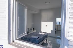 La Perla Blu - De Vivo Realty