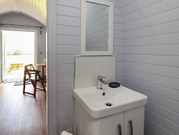 Honeypot Hideaways - Acacia