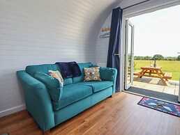 Honeypot Hideaways - Acacia