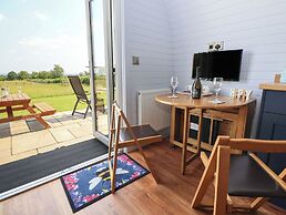 Honeypot Hideaways - Acacia