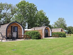 Honeypot Hideaways - Acacia