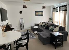 Spacious Comfortable Central Derby 2-bed Apartment