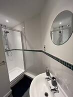 Spacious Comfortable Central Derby 2-bed Apartment