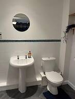 Spacious Comfortable Central Derby 2-bed Apartment