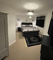 Spacious Comfortable Central Derby 2-bed Apartment