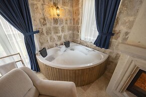 Sv Valinor Stone House