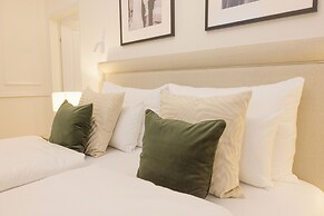 RAFAEL KAISER - Signature Apartments