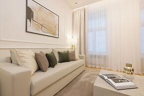 RAFAEL KAISER - Signature Apartments