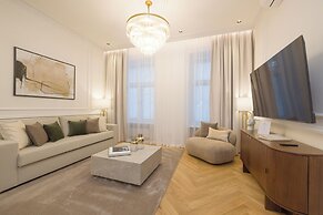 RAFAEL KAISER - Signature Apartments