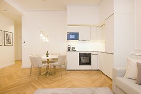 RAFAEL KAISER - Signature Apartments