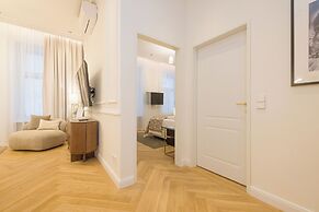 RAFAEL KAISER - Signature Apartments
