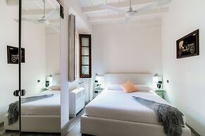 Chic apt near Duomo di Como