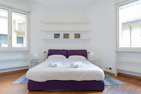Welcoming Flats by Lake Como