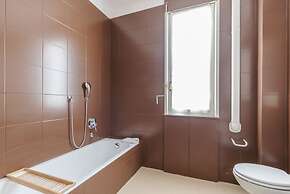 Welcoming Flats by Lake Como