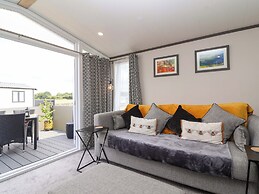 Hazelnut Lodge