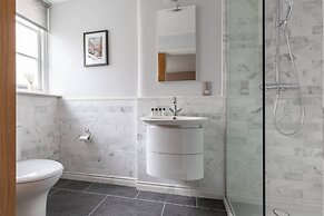 Drury Lane II by Onefinestay