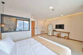 Lyxos Hotel
