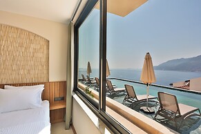 Lyxos Hotel