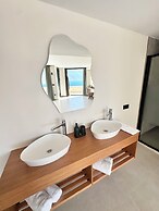 Lyxos Hotel