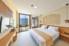 Lyxos Hotel