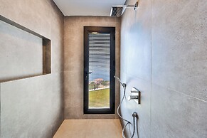 Lyxos Hotel
