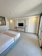 Lyxos Hotel