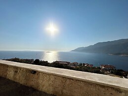 Lyxos Hotel