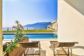 Lyxos Hotel