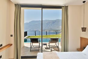 Lyxos Hotel