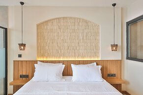 Lyxos Hotel