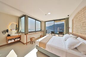 Lyxos Hotel
