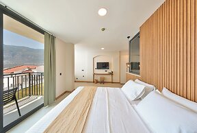 Lyxos Hotel