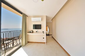 Lyxos Hotel