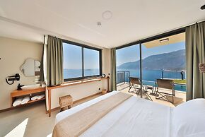 Lyxos Hotel