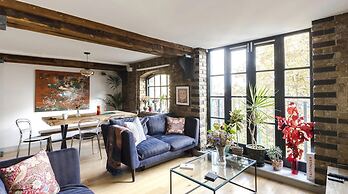 Stunning 2-bed Converted Warehouse - Sleeps 4