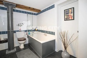 Stunning 2-bed Converted Warehouse - Sleeps 4