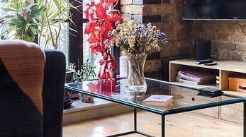 Stunning 2-bed Converted Warehouse - Sleeps 4