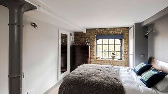 Stunning 2-bed Converted Warehouse - Sleeps 4