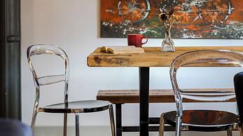 Stunning 2-bed Converted Warehouse - Sleeps 4