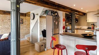 Stunning 2-bed Converted Warehouse - Sleeps 4