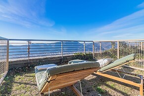 Aurora Apartment in Como
