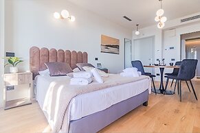 Aurora Apartment in Como