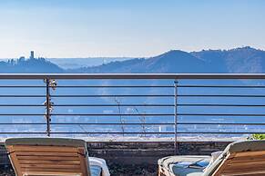 Aurora Apartment in Como
