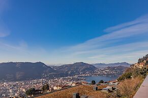 Aurora Apartment in Como