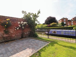 The Canalside Cottage