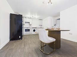 Modern Chaffordhundred Apartment Long Stay Sleeps2