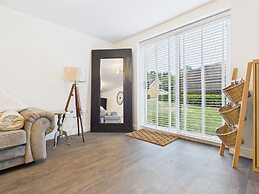 Modern Chaffordhundred Apartment Long Stay Sleeps2