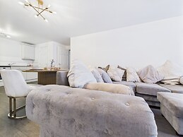 Modern Chaffordhundred Apartment Long Stay Sleeps2