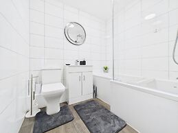 Modern Chaffordhundred Apartment Long Stay Sleeps2