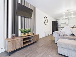 Modern Chaffordhundred Apartment Long Stay Sleeps2